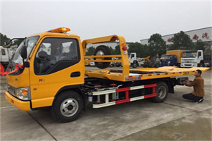 革吉哪里有拖车服务